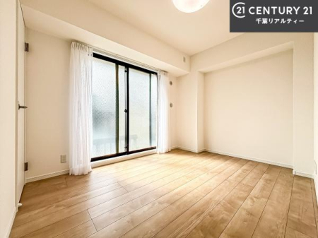 �m�� �o���R�j�[�ɖʂ��Ă���m���ł��B���邭�����肪����A���C����������ł��܂��I���N���āA�O�ɏo�Ĕw�L�т����[�ċz�����ǂ������}������邱�Ƃ��ł��܂��B