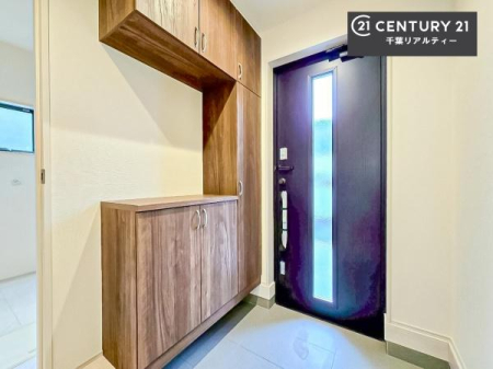���� �V���[�Y�{�b�N�X�t���B���ւ��Еt�����|�������₷���ł��I
�X�b�L���������ւŌ˂��J�����u�ԁA�������̂���S�n������Ԃ��o�}���Ă���܂��B
