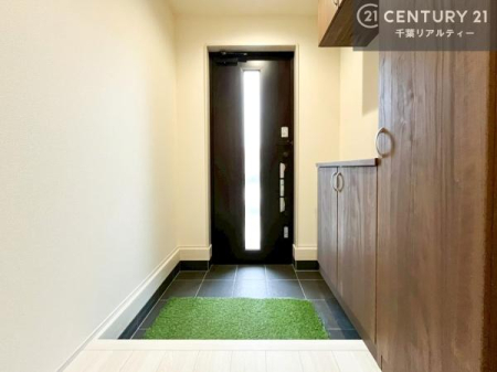���� �V���[�Y�{�b�N�X�t���Ȃ̂ŁA���ւ��Еt�����|�������₷���ł��I
�X�b�L���������ւŌ˂��J�����u�ԁA�������̂���S�n������Ԃ��o�}���Ă���܂��B