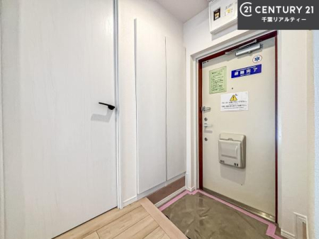 ���� �V���[�Y�{�b�N�X�t���Ȃ̂ŁA���ւ��Еt�����|�������₷���ł��I
�X�b�L���������ւŌ˂��J�����u�ԁA�������̂���S�n������Ԃ��o�}���Ă���܂��B