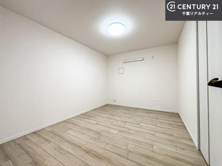 �m�� �V���v���Ƀf�U�C������Ă��邽�߁A�Ƌ��I�т܂���I
���C�ɓ���̉Ƌ��u���Ă��낰���Ԃ���邱�Ƃ��ł��܂��B