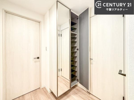 ���� �V���[�Y�{�b�N�X�t���Ȃ̂ŁA���ւ��Еt�����|�������₷���ł��I
�X�b�L���������ւŌ˂��J�����u�ԁA�������̂���S�n������Ԃ��o�}���Ă���܂��B