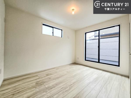 �m�� �o���R�j�[�ɖʂ��Ă���m���ł��B���邭�����肪����A���C����������ł��܂��I���N���āA�O�ɏo�Ĕw�L�т����[�ċz�����ǂ������}������邱�Ƃ��ł��܂��B