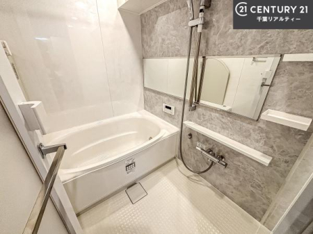 ���� �������������l�̕��͋C�̃o�X���[���́A�����o�Ă��ăo�X�^�C�����[���I
���d���撣���Ă��邲�J���ɂ��D�݂̓����̓����܂����āA�y����ł݂Ă͂������ł��傤���H