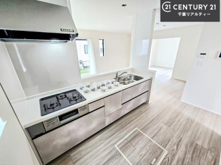 �L�b�`�� ��Ƃ肠�钲���X�y�[�X�ō�Ƃ����₷�����K�ȃL�b�`���ł��I
���q�l�ƈꏏ�ɂ��َq������y���߂�L�X�X�y�[�X�ł��B�y�����������ԂɂȂ肻���ł��ˁI