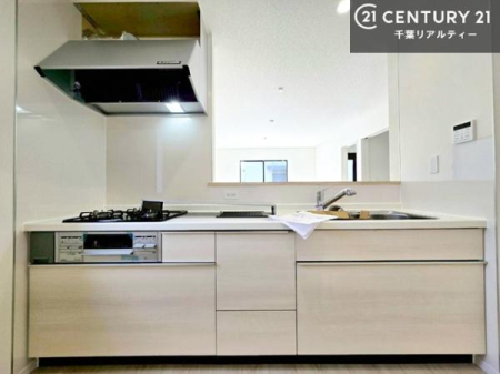 �L�b�`�� ���[�͂̍����V�X�e���L�b�`���ŁA��������H�����������Еt���A�L�X�Ƃ�����Ԃŉ��K�ɗ������y���߂܂��B