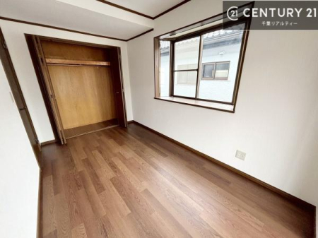 �q������ ���[�X�y�[�X����������m�ۂ���Ă��邽�߁A���������w�p�i���T�b�ƕЕt���A���ł��X�b�L���B
�Y��ȋ�Ԃ��ۂĂ܂��I