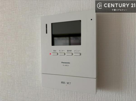 ���̑����� TV���j�^�[�t���C���^�[�z��������A�K��҂��f���Ŋm�F���Ă���Ή��ł��邽�߁A�h�Ɩʂ����S�ł��B���q�l�̂�����Ԏ��ɂ��S�����A���Ƒ��̈��S�E���S�ȕ�炵���T�|�[�g���܂��B