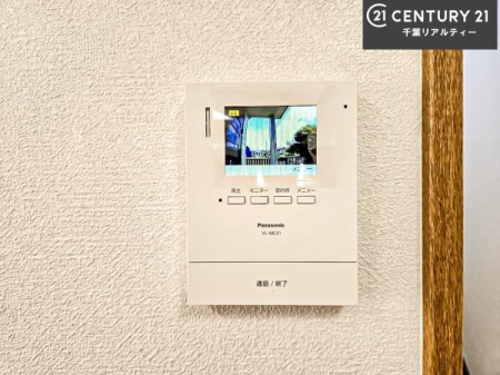 ���̑����� TV���j�^�[�t���C���^�[�z��������A�K��҂��f���Ŋm�F���Ă���Ή��ł��邽�߁A�h�Ɩʂ����S�ł��B���q�l�̂�����Ԏ��ɂ��S�����A���Ƒ��̈��S�E���S�ȕ�炵���T�|�[�g���܂��B