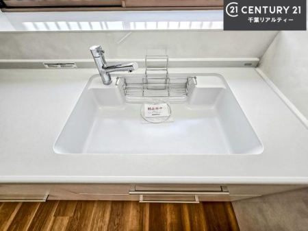 �L�b�`�� ���C�h�ȃV���N�ł��ˁI�������˂ɂ������������₷���Ǝ����y�X�d�l�̃V�X�e���L�b�`���ł��I
�f�U�C�����Ƌ@�\�������˂��L�b�`���Ő�����������܂��ˁI