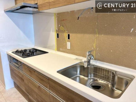 �L�b�`�� ���[�͂̍����V�X�e���L�b�`���ŁA��������H�����������Еt���A�L�X�Ƃ�����Ԃŉ��K�ɗ������y���߂܂��B
