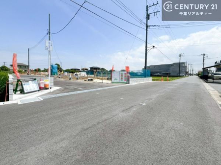 �O�ʓ��H�܂ތ��n�ʐ^ �S�䂭�܂Ō��n����������������悤�A�����ē��̂��p�ӂ������Ă���܂��B���C�y�ɂ��₢���킹�̏�A���z�̕�炵�ւ̈�������i�߂��������I