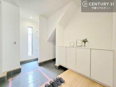 ���� �L�X�Ƃ������ւɂ̓V���[�Y�{�b�N�X�������B���Ƒ����̌C������������[�ł��A���ł��C�����悭���q�l���}�����܂��B