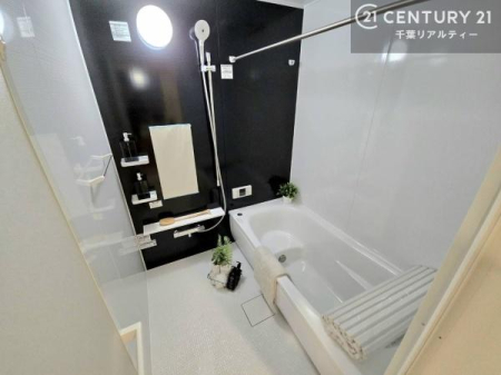 ���� �����������ƐL�΂��Ă��낰�闁���B����̔�������A�����b�N�X�����o�X�^�C�������߂������������܂��B
