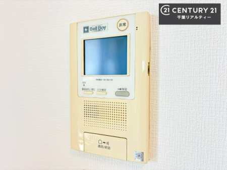 ���̑����� TV���j�^�[�t���C���^�[�z��������A�K��҂��f���Ŋm�F���Ă���Ή��ł��邽�߁A�h�Ɩʂ����S�ł��B���q�l�̂�����Ԏ��ɂ��S�����A���Ƒ��̈��S�E���S�ȕ�炵���T�|�[�g���܂��B