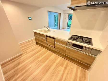 �L�b�`�� ��Ƃ����₷���V�X�e���L�b�`���ł��I���[���t���Ă���̂ŁA�����X�y�[�X�ɕ���u���Ȃ��čς݂܂��I
�L�X�g���āA���K�ɍ�Ƃ��ł��܂��I