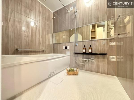 ���� 1���̔�����������Ɩ����Ă���闁���ł��B
�������̑f�G�ȃ����N�[�[�V�����ꏊ�ł��I