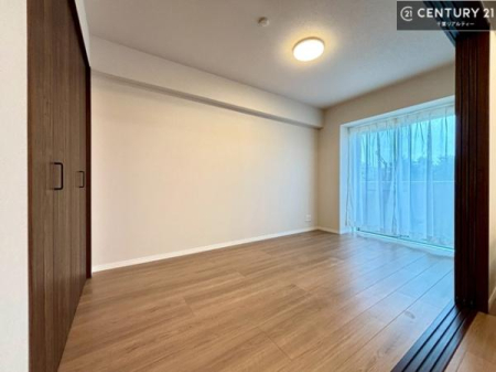 �m�� �o���R�j�[�ɖʂ��Ă���m���ł��B���邭�����肪����A���C����������ł��܂��I���N���āA�O�ɏo�Ĕw�L�т����[�ċz�����ǂ������}������邱�Ƃ��ł��܂��B