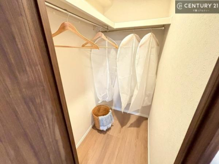 ���[ �E�H�[�N�C���N���[�[�b�g�t���ł��B��������̂��m���Ȃǂ����[���Ă��������ł��ˁI���ɂ���@�������ȂǋG�ߕ��̑傫�ȉƓd�����[�ł��܂��I