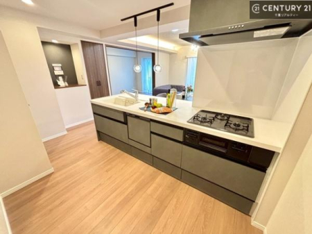 �L�b�`�� ��Ƃ肠�钲���X�y�[�X�ō�Ƃ����₷�����K�ȃL�b�`���ł��I
���q�l�ƈꏏ�ɂ��َq������y���߂�L�X�X�y�[�X�ł��B�y�����������ԂɂȂ肻���ł��ˁI