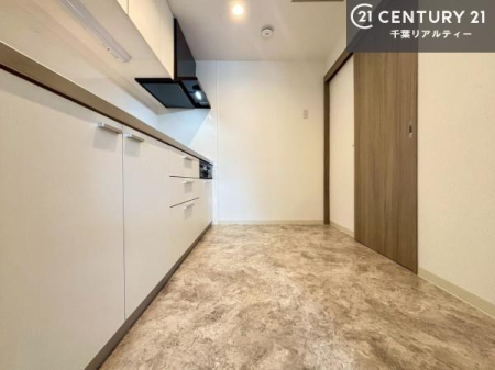 �L�b�`�� ��Ƃ肠�钲���X�y�[�X�ō�Ƃ����₷�����K�ȃL�b�`���ł��I
���q�l�ƈꏏ�ɂ��َq������y���߂�L�X�X�y�[�X�ł��B�y�����������ԂɂȂ肻���ł��ˁI