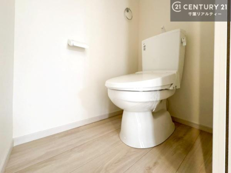 �g�C�� �������֍��ɂ��A�~��͕֍����g�����ł���̂ŗ₽���֍��ɍ��炸�ɍςފ������d�l�ł��I�V���v���ȃJ���[����Ƃ��Ă���̂ŁA������ꂪ���₷���ł��B