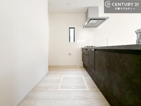 �L�b�`�� ��Ƃ肠�钲���X�y�[�X�ō�Ƃ����₷�����K�ȃL�b�`���ł��I
���q�l�ƈꏏ�ɂ��َq������y���߂�L�X�X�y�[�X�ł��B�y�����������ԂɂȂ肻���ł��ˁI
