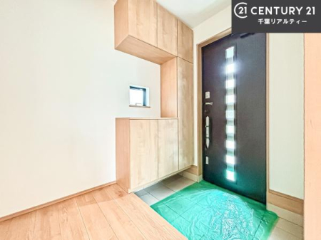 ���� �V���[�Y�{�b�N�X�t���Ȃ̂ŁA���ւ��Еt�����|�������₷���ł��I
�X�b�L���������ւŌ˂��J�����u�ԁA�������̂���S�n������Ԃ��o�}���Ă���܂��B