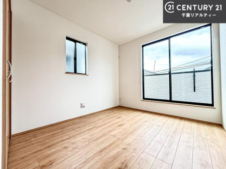 �m�� �o���R�j�[�ɖʂ��Ă���m���ł��B���邭�����肪����A���C����������ł��܂��I���N���āA�O�ɏo�Ĕw�L�т����[�ċz�����ǂ������}������邱�Ƃ��ł��܂��B