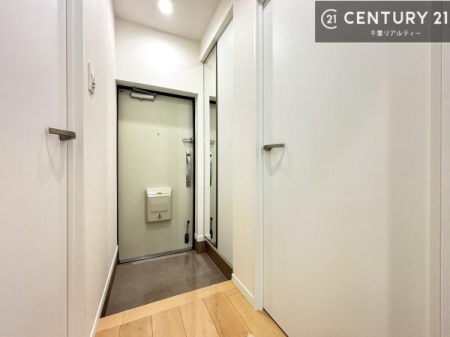 ���� �V���[�Y�{�b�N�X�t���B���ւ��Еt�����|�������₷���ł��I
�X�b�L���������ւŌ˂��J�����u�ԁA�������̂���S�n������Ԃ��o�}���Ă���܂��B