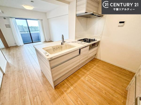 �L�b�`�� ��Ƃ肠�钲���X�y�[�X�ō�Ƃ����₷�����K�ȃL�b�`���ł��I
���q�l�ƈꏏ�ɂ��َq������y���߂�L�X�X�y�[�X�ł��B�y�����������ԂɂȂ肻���ł��ˁI
