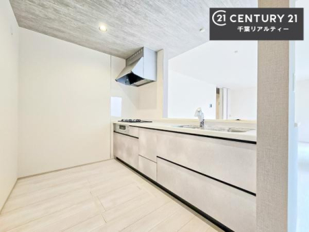 �L�b�`�� ��Ƃ肠�钲���X�y�[�X�ō�Ƃ����₷�����K�ȃL�b�`���ł��I
���q�l�ƈꏏ�ɂ��َq������y���߂�L�X�X�y�[�X�ł��B�y�����������ԂɂȂ肻���ł��ˁI