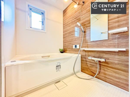���� �������������l�̕��͋C�̃o�X���[���́A�����o�Ă��ăo�X�^�C�����[���I
���d���撣���Ă��邲�J���ɂ��D�݂̓����̓����܂����āA�y����ł݂Ă͂������ł��傤���H
