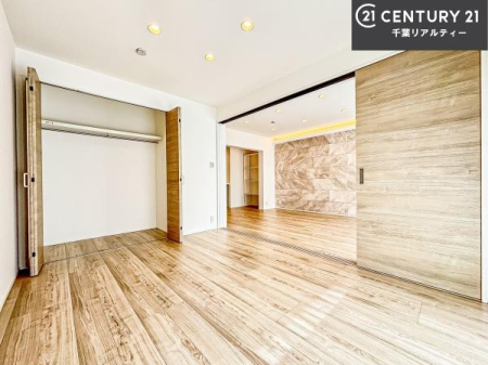 �m�� ���邭���ʂ��̗ǂ������ł��B�u�V���v���v�Ƀf�U�C�����ꂽ�����B���R�x�������̂ŉƋ�⃌�C�A�E�g�ł��D�݂̋�Ԃ�n��グ���܂��B�����x�A���n�ɂĂ��m�F���������B