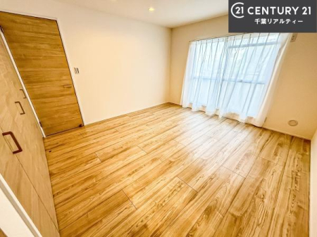 �m�� �o���R�j�[�ɖʂ��Ă���m���ł��B���邭�����肪����A���C����������ł��܂��I���N���āA�O�ɏo�Ĕw�L�т����[�ċz�����ǂ������}������邱�Ƃ��ł��܂��B