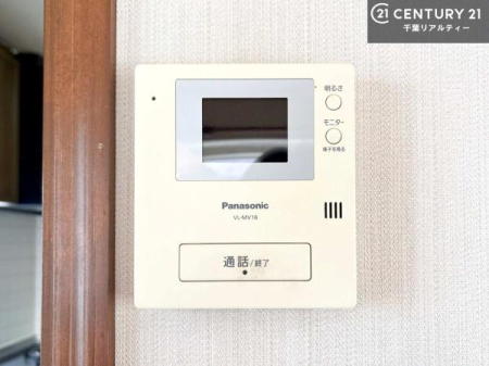 ���̑� TV���j�^�[�t�C���^�[�t�H���������B���K�҂̊���m�F���Ă���Ή��ł��邽�߁A�h�Ɩʂɂ��z�����ꂽ���S�̐ݔ��ł��B