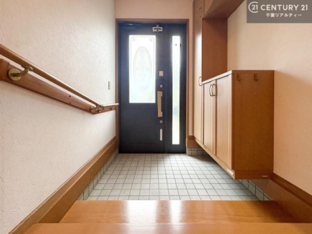 ���� �V���[�Y�{�b�N�X�t���Ȃ̂ŁA���ւ��Еt�����|�������₷���ł��I
�X�b�L���������ւŌ˂��J�����u�ԁA�������̂���S�n������Ԃ��o�}���Ă���܂��B