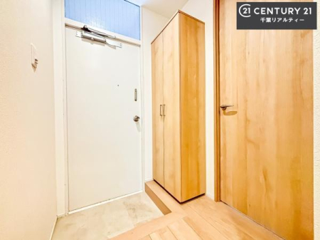 ���� �V���[�Y�{�b�N�X�t���Ȃ̂ŁA���ւ��Еt�����|�������₷���ł��I
�X�b�L���������ւŌ˂��J�����u�ԁA�������̂���S�n������Ԃ��o�}���Ă���܂��B