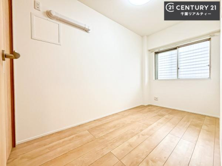�m�� �V���v���Ƀf�U�C������Ă��邽�߁A�Ƌ��I�т܂���I
���C�ɓ���̉Ƌ��u���Ă��낰���Ԃ���邱�Ƃ��ł��܂��B
