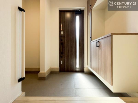 ���� �~���[�t���V���[�Y�{�b�N�X�t���Ȃ̂ŁA���ւ��Еt�����|�������₷���ł��I
�X�b�L���������ւŌ˂��J�����u�ԁA�������̂���S�n������Ԃ��o�}���Ă���܂��B