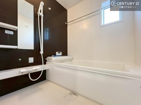 ���� �������������l�̕��͋C�̃o�X���[���́A�����o�Ă��ăo�X�^�C�����[���I
���d���撣���Ă��邲�J���ɂ��D�݂̍���̓����܂����āA�y����ł݂Ă͂������ł��傤���H