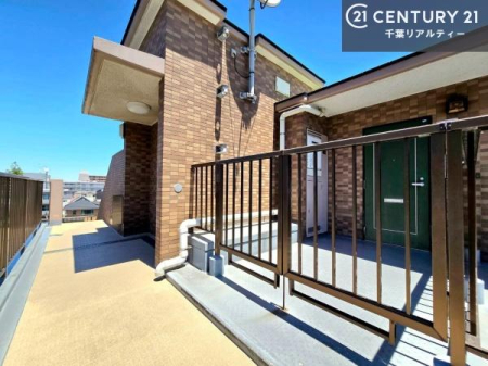 ���̑� �܂�Ōˌ��̂悤�ȍL�X�Ƃ����|�[�`�B�Z�܂��̊O�ς��ʂ�ق��A�v���C�o�V�[�m�ۂ�h�Ɛ��ɗD�ꂽ�X�؁[�X�ł��B