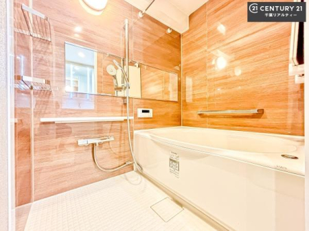 ���� �������������l�̕��͋C�̃o�X���[���́A�����o�Ă��ăo�X�^�C�����[���I
���d���撣���Ă��邲�J���ɂ��D�݂̍���̓����܂����āA�y����ł݂Ă͂������ł��傤���H