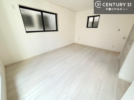���r���O �S�n�ǂ����r���O�͉Ƒ������R�ƏW�܂�܂��B�Ƒ��c�R�̎��Ԃ����������ł��B���Ƒ��ƁA����w�[���������Ԃ��߂��������ł��ˁB