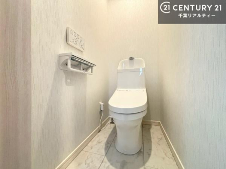 �g�C�� �������֍��ɂ��A�~��͕֍����g�����ł���̂ŗ₽���֍��ɍ��炸�ɍςފ������d�l�ł��I�V���v���ȃJ���[����Ƃ��Ă���̂ŁA������ꂪ���₷���ł��B