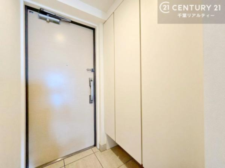 ���� �V���[�Y�{�b�N�X�t���Ȃ̂ŁA���ւ��Еt�����|�������₷���ł��I
�X�b�L���������ւŌ˂��J�����u�ԁA�������̂���S�n������Ԃ��o�}���Ă���܂��B