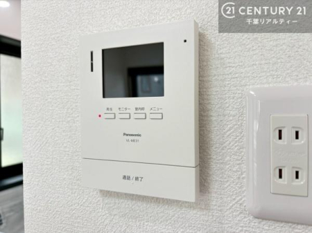 ���̑� TV���j�^�[�t�C���^�[�t�H���������B���K�҂̊���m�F���Ă���Ή��ł��邽�߁A�h�Ɩʂɂ��z�����ꂽ���S�̐ݔ��ł��B