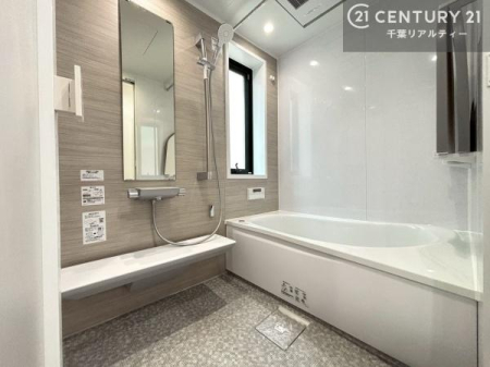���� �������������l�̕��͋C�̃o�X���[���́A�����o�Ă��ăo�X�^�C�����[���I
���d���撣���Ă��邲�J���ɂ��D�݂̍���̓����܂����āA�y����ł݂Ă͂������ł��傤���H