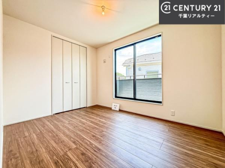 �m�� �o���R�j�[�ɖʂ��Ă���m���ł��B���邭�����肪����A���C����������ł��܂��I���N���āA�O�ɏo�Ĕw�L�т����[�ċz�����ǂ������}������邱�Ƃ��ł��܂��B