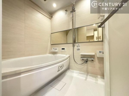 ���� �������������l�̕��͋C�̃o�X���[���́A�����o�Ă��ăo�X�^�C�����[���I
���d���撣���Ă��邲�J���ɂ��D�݂̍���̓����܂����āA�y����ł݂Ă͂������ł��傤���H